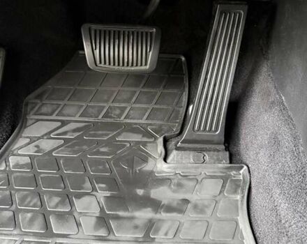 Киа Соренто 2013 в Харькове на Automoto.ua Белый Киа Соренто, объемом двигателя 2.36 л и пробегом 154 тыс. км за 11700 $, фото 34 на Automoto.ua