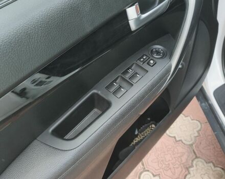 Белый Киа Соренто, объемом двигателя 2.4 л и пробегом 146 тыс. км за 11500 $, фото 7 на Automoto.ua