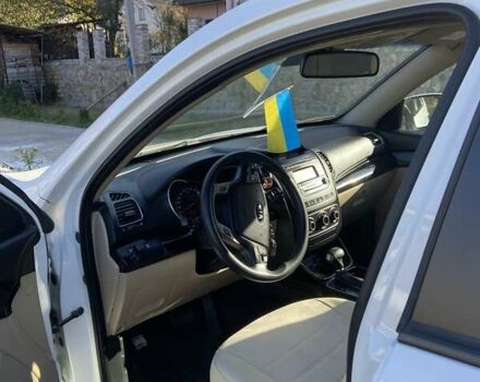 Белый Киа Соренто, объемом двигателя 2.4 л и пробегом 115 тыс. км за 14700 $, фото 6 на Automoto.ua