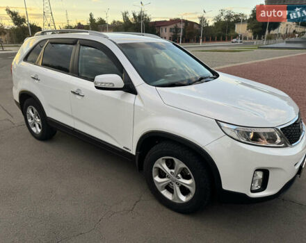 Киа Соренто 2013 в Измаиле на Automoto.ua Белый Киа Соренто, объемом двигателя 2.2 л и пробегом 200 тыс. км за 15000 $, фото 2 на Automoto.ua