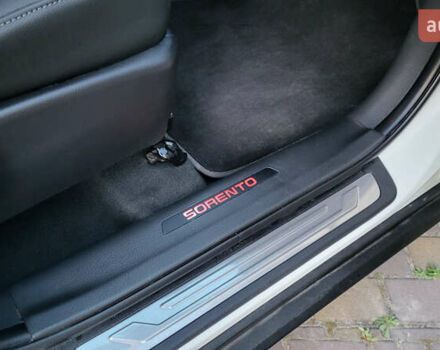 Белый Киа Соренто, объемом двигателя 2.2 л и пробегом 205 тыс. км за 16199 $, фото 33 на Automoto.ua