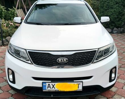 Белый Киа Соренто, объемом двигателя 2.4 л и пробегом 146 тыс. км за 12500 $, фото 2 на Automoto.ua