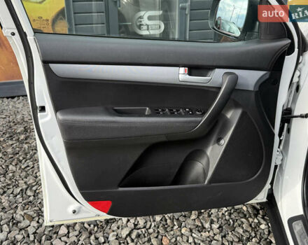 Белый Киа Соренто, объемом двигателя 2.2 л и пробегом 234 тыс. км за 14800 $, фото 42 на Automoto.ua