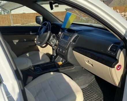 Белый Киа Соренто, объемом двигателя 2.4 л и пробегом 115 тыс. км за 14700 $, фото 2 на Automoto.ua