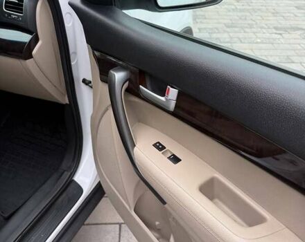 Білий Кіа Соренто, об'ємом двигуна 2.36 л та пробігом 154 тис. км за 10600 $, фото 22 на Automoto.ua