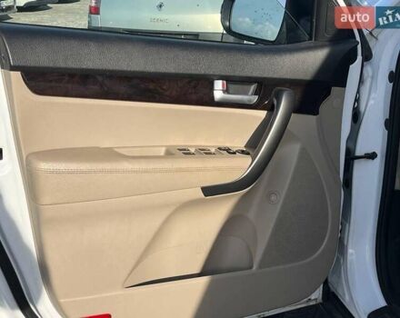 Белый Киа Соренто, объемом двигателя 2.4 л и пробегом 203 тыс. км за 10640 $, фото 13 на Automoto.ua