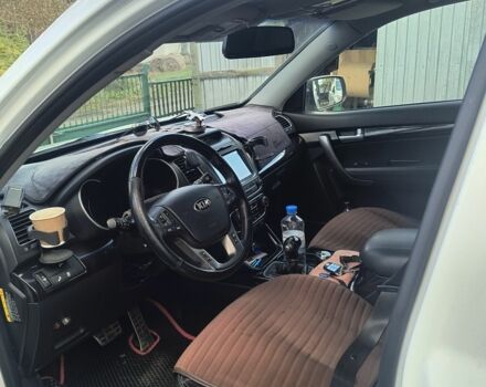 Белый Киа Соренто, объемом двигателя 2.2 л и пробегом 240 тыс. км за 15300 $, фото 5 на Automoto.ua