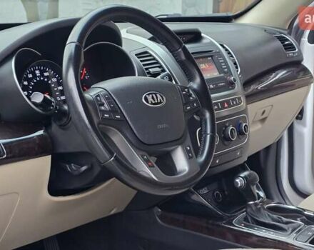 Білий Кіа Соренто, об'ємом двигуна 2.36 л та пробігом 160 тис. км за 11000 $, фото 10 на Automoto.ua