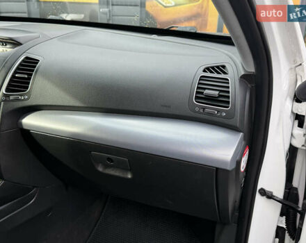 Белый Киа Соренто, объемом двигателя 2.2 л и пробегом 234 тыс. км за 14800 $, фото 27 на Automoto.ua