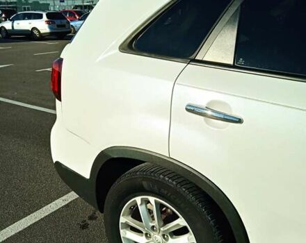 Белый Киа Соренто, объемом двигателя 2.4 л и пробегом 201 тыс. км за 10400 $, фото 6 на Automoto.ua