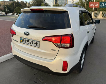 Киа Соренто 2013 в Измаиле на Automoto.ua Белый Киа Соренто, объемом двигателя 2.2 л и пробегом 200 тыс. км за 15000 $, фото 4 на Automoto.ua