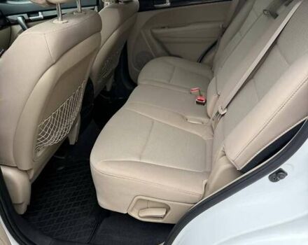 Білий Кіа Соренто, об'ємом двигуна 2.36 л та пробігом 154 тис. км за 10600 $, фото 16 на Automoto.ua