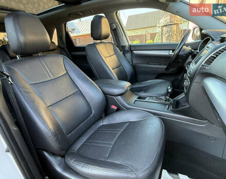 Белый Киа Соренто, объемом двигателя 2.2 л и пробегом 275 тыс. км за 16900 $, фото 117 на Automoto.ua