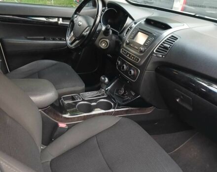 Белый Киа Соренто, объемом двигателя 2.4 л и пробегом 187 тыс. км за 12963 $, фото 5 на Automoto.ua