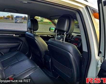 Белый Киа Соренто, объемом двигателя 2.2 л и пробегом 112 тыс. км за 16500 $, фото 4 на Automoto.ua