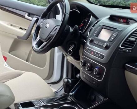 Білий Кіа Соренто, об'ємом двигуна 2.36 л та пробігом 160 тис. км за 11000 $, фото 12 на Automoto.ua