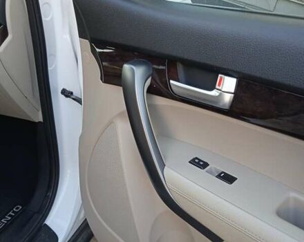 Белый Киа Соренто, объемом двигателя 2.4 л и пробегом 201 тыс. км за 10400 $, фото 21 на Automoto.ua