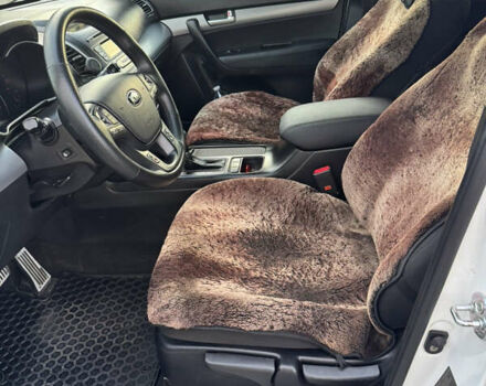 Киа Соренто 2013 в Измаиле на Automoto.ua Белый Киа Соренто, объемом двигателя 2.2 л и пробегом 200 тыс. км за 15000 $, фото 12 на Automoto.ua