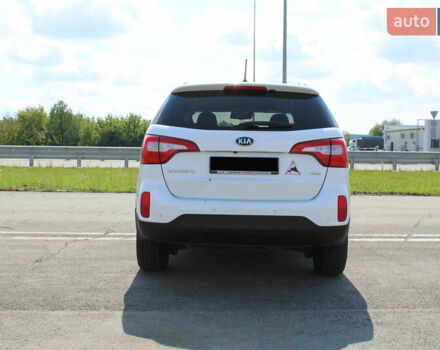 Белый Киа Соренто, объемом двигателя 2.2 л и пробегом 217 тыс. км за 15800 $, фото 2 на Automoto.ua