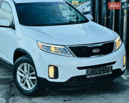 Белый Киа Соренто, объемом двигателя 2.4 л и пробегом 146 тыс. км за 12200 $, фото 1 на Automoto.ua