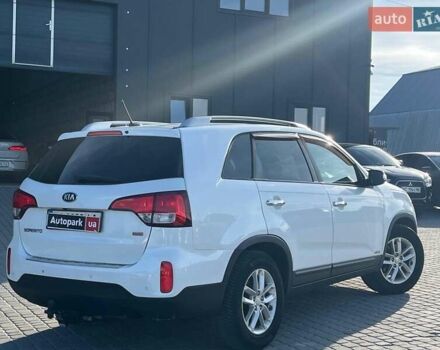 Белый Киа Соренто, объемом двигателя 2.4 л и пробегом 203 тыс. км за 10640 $, фото 6 на Automoto.ua