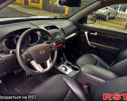 Білий Кіа Соренто, об'ємом двигуна 2.2 л та пробігом 117 тис. км за 15900 $, фото 5 на Automoto.ua