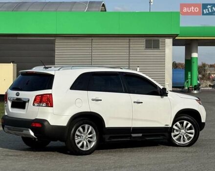 Белый Киа Соренто, объемом двигателя 2.2 л и пробегом 112 тыс. км за 16500 $, фото 2 на Automoto.ua