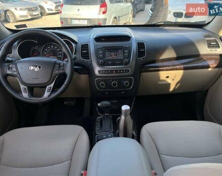 Белый Киа Соренто, объемом двигателя 2.4 л и пробегом 203 тыс. км за 10640 $, фото 25 на Automoto.ua