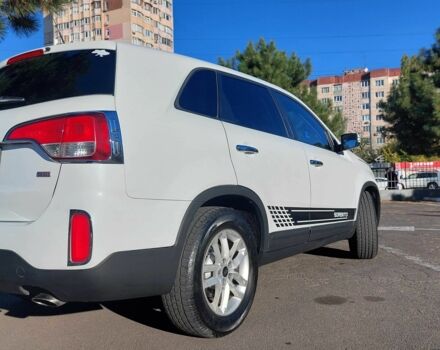 Білий Кіа Соренто, об'ємом двигуна 2.4 л та пробігом 165 тис. км за 10000 $, фото 4 на Automoto.ua