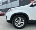 Белый Киа Соренто, объемом двигателя 2.4 л и пробегом 203 тыс. км за 10290 $, фото 3 на Automoto.ua