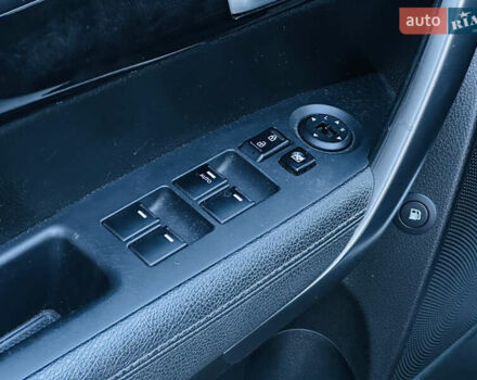 Белый Киа Соренто, объемом двигателя 2.4 л и пробегом 146 тыс. км за 12200 $, фото 13 на Automoto.ua