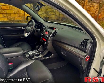 Білий Кіа Соренто, об'ємом двигуна 2.2 л та пробігом 117 тис. км за 15900 $, фото 9 на Automoto.ua