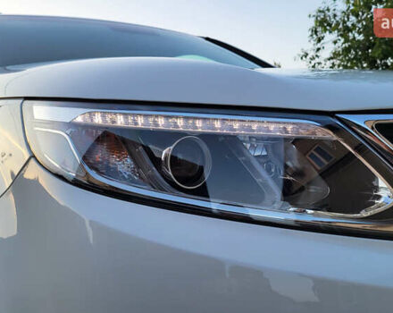 Белый Киа Соренто, объемом двигателя 2.2 л и пробегом 205 тыс. км за 16199 $, фото 1 на Automoto.ua