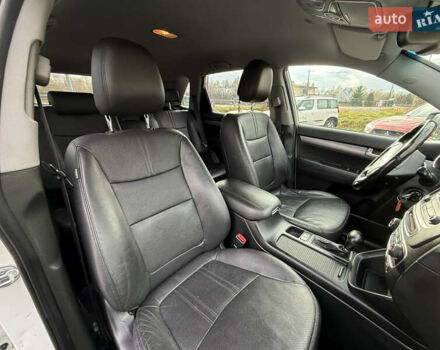 Белый Киа Соренто, объемом двигателя 2.2 л и пробегом 234 тыс. км за 14800 $, фото 24 на Automoto.ua