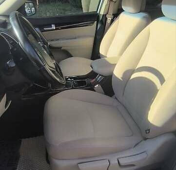 Білий Кіа Соренто, об'ємом двигуна 2.36 л та пробігом 232 тис. км за 10900 $, фото 9 на Automoto.ua