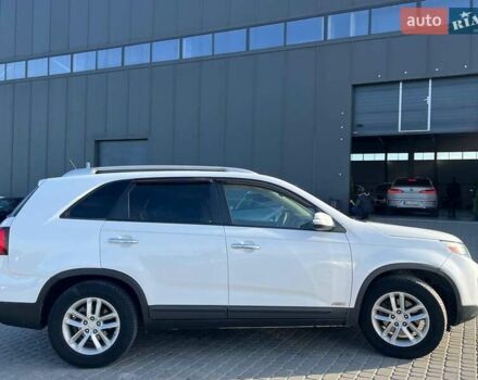 Белый Киа Соренто, объемом двигателя 2.4 л и пробегом 203 тыс. км за 10640 $, фото 4 на Automoto.ua