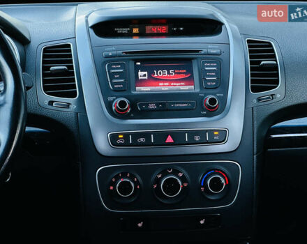 Белый Киа Соренто, объемом двигателя 2.4 л и пробегом 146 тыс. км за 12200 $, фото 26 на Automoto.ua