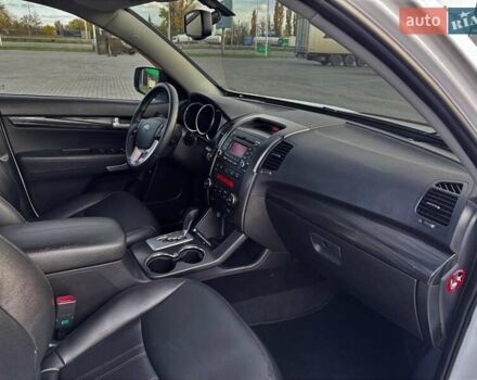 Белый Киа Соренто, объемом двигателя 2.2 л и пробегом 112 тыс. км за 16500 $, фото 6 на Automoto.ua