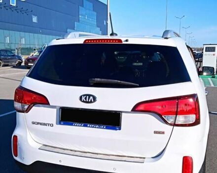 Белый Киа Соренто, объемом двигателя 2.4 л и пробегом 201 тыс. км за 10400 $, фото 5 на Automoto.ua