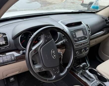 Білий Кіа Соренто, об'ємом двигуна 2.36 л та пробігом 154 тис. км за 10600 $, фото 15 на Automoto.ua
