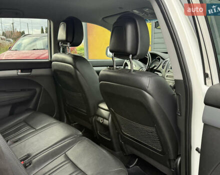 Белый Киа Соренто, объемом двигателя 2.2 л и пробегом 234 тыс. км за 14800 $, фото 33 на Automoto.ua