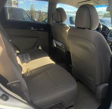 Білий Кіа Соренто, об'ємом двигуна 2.36 л та пробігом 232 тис. км за 10900 $, фото 15 на Automoto.ua