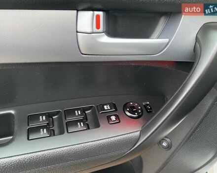 Белый Киа Соренто, объемом двигателя 2.2 л и пробегом 233 тыс. км за 16999 $, фото 21 на Automoto.ua