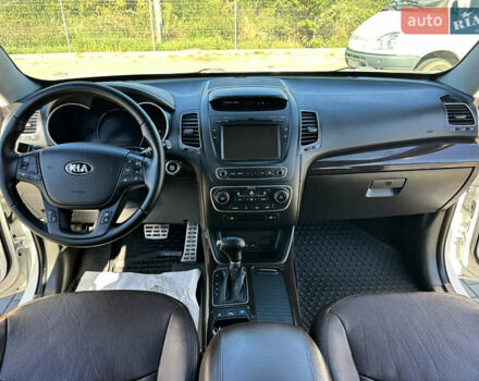 Білий Кіа Соренто, об'ємом двигуна 2.2 л та пробігом 184 тис. км за 16999 $, фото 49 на Automoto.ua