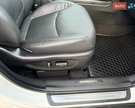 Кіа Соренто 2014 у Івано-Франківську на Automoto.ua Білий Кіа Соренто, об'ємом двигуна 2.2 л та пробігом 228 тис. км за 17950 $, фото 36 на Automoto.ua