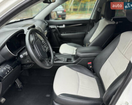 Белый Киа Соренто, объемом двигателя 2.2 л и пробегом 190 тыс. км за 16900 $, фото 11 на Automoto.ua