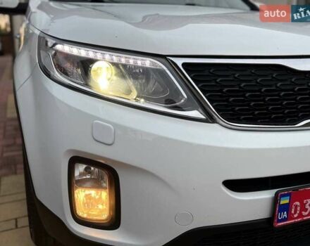 Белый Киа Соренто, объемом двигателя 2.2 л и пробегом 238 тыс. км за 14750 $, фото 13 на Automoto.ua