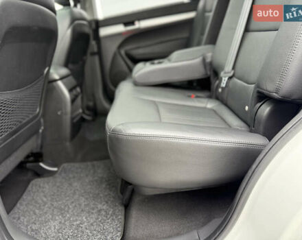 Кіа Соренто 2014 у Луцьку на Automoto.ua Білий Кіа Соренто, об'ємом двигуна 2.2 л та пробігом 158 тис. км за 18300 $, фото 61 на Automoto.ua