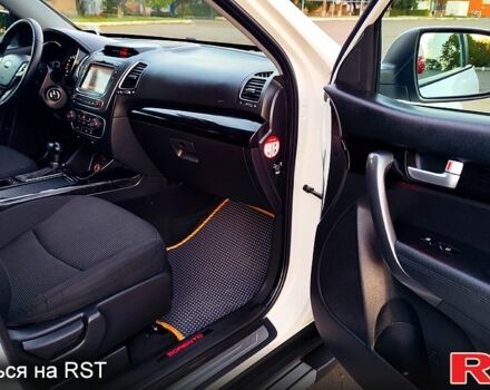 Белый Киа Соренто, объемом двигателя 2.2 л и пробегом 227 тыс. км за 15900 $, фото 6 на Automoto.ua
