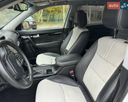 Белый Киа Соренто, объемом двигателя 2.2 л и пробегом 190 тыс. км за 16900 $, фото 12 на Automoto.ua